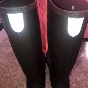 Black matte hunter boots